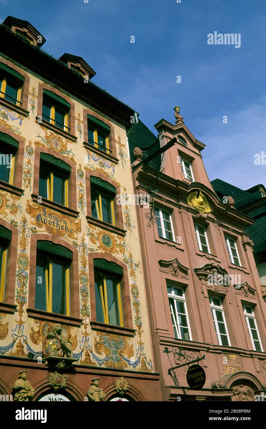 GERMANY, MAINZ, MARKET SQUARE, PAINTED HOUSES Stock Photo Alamy