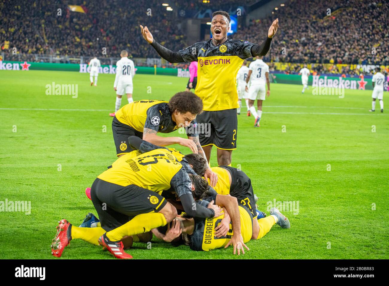 Borussia dortmund players celebrate the first goal hi-res stock photography  and images - Alamy
