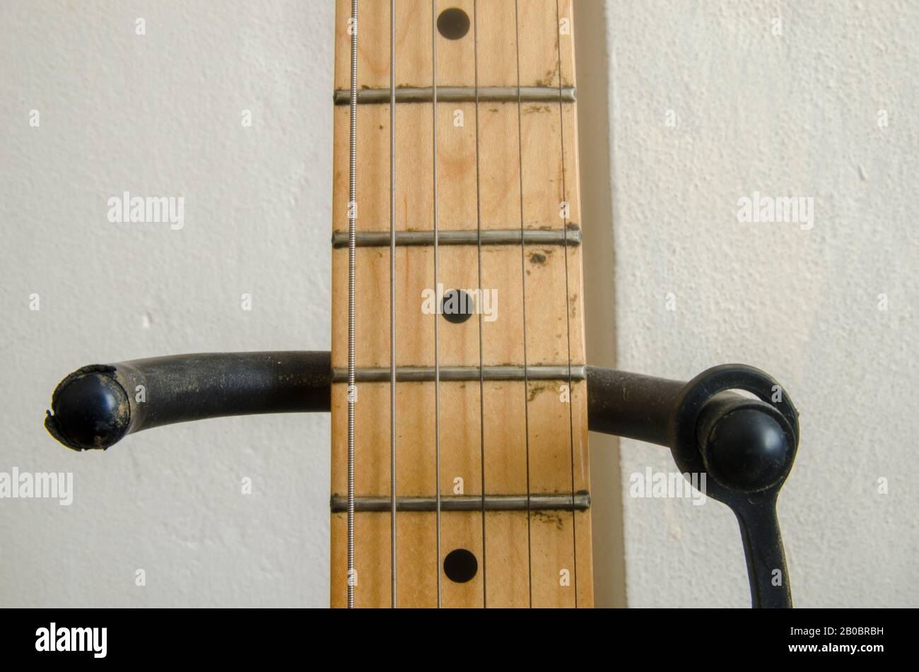 Dirty Electric Guitar Stock Photo Alamy