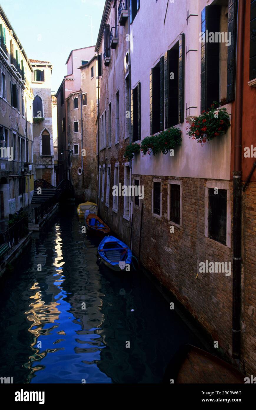 Italy venice canal hi-res stock photography and images - Alamy