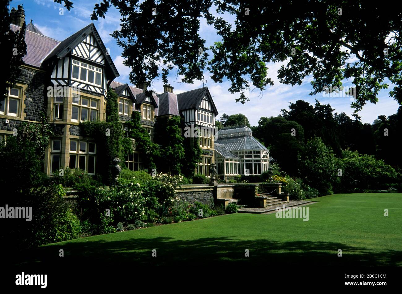UK, WALES, BODNANT GARDEN, HOUSE Stock Photo Alamy