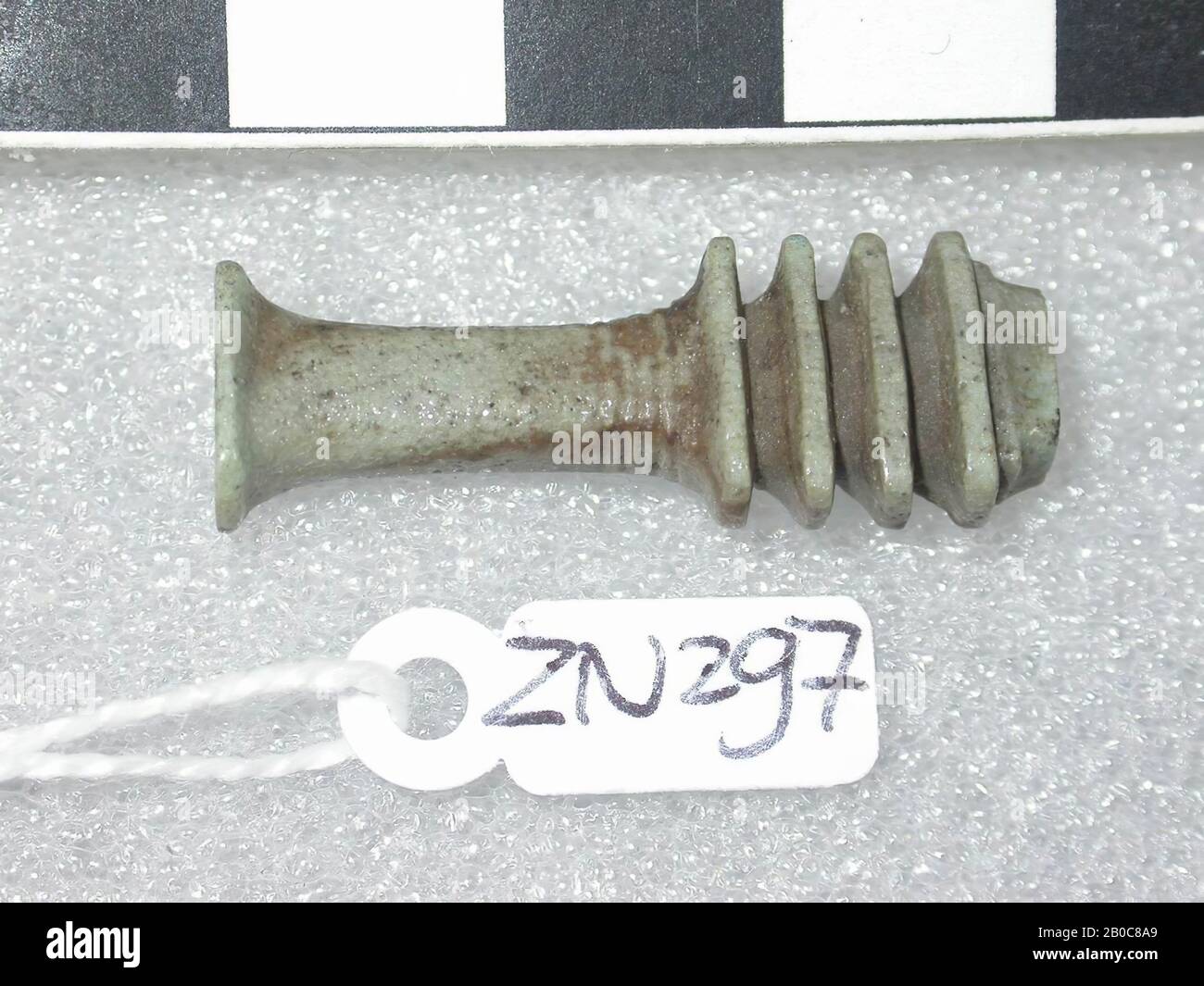 bjed column, amulet, hieroglyph, faience, 3 cm, Egypt Stock Photo - Alamy