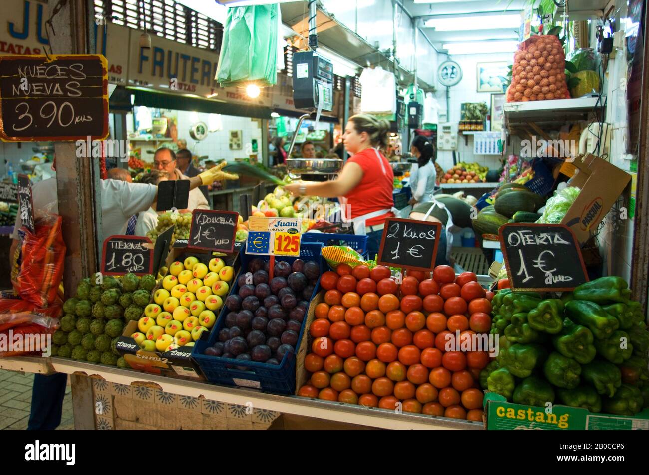 SPAIN, COSTA DEL SOL, MALAGA, FOOD MARKET, PRODUCE SECTION Stock Photo