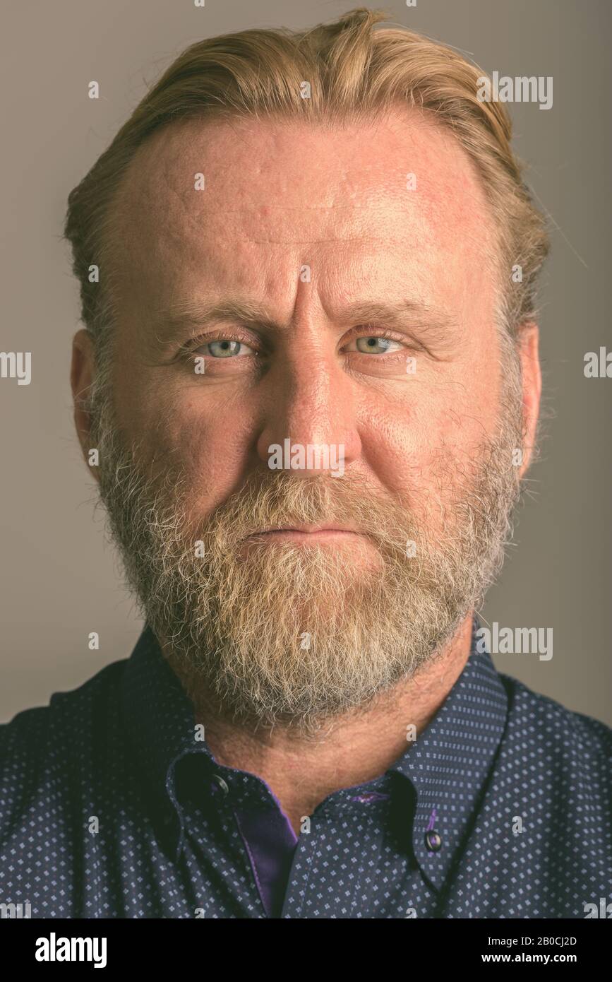 Man face looking up close up shadow hi-res stock photography and images ...