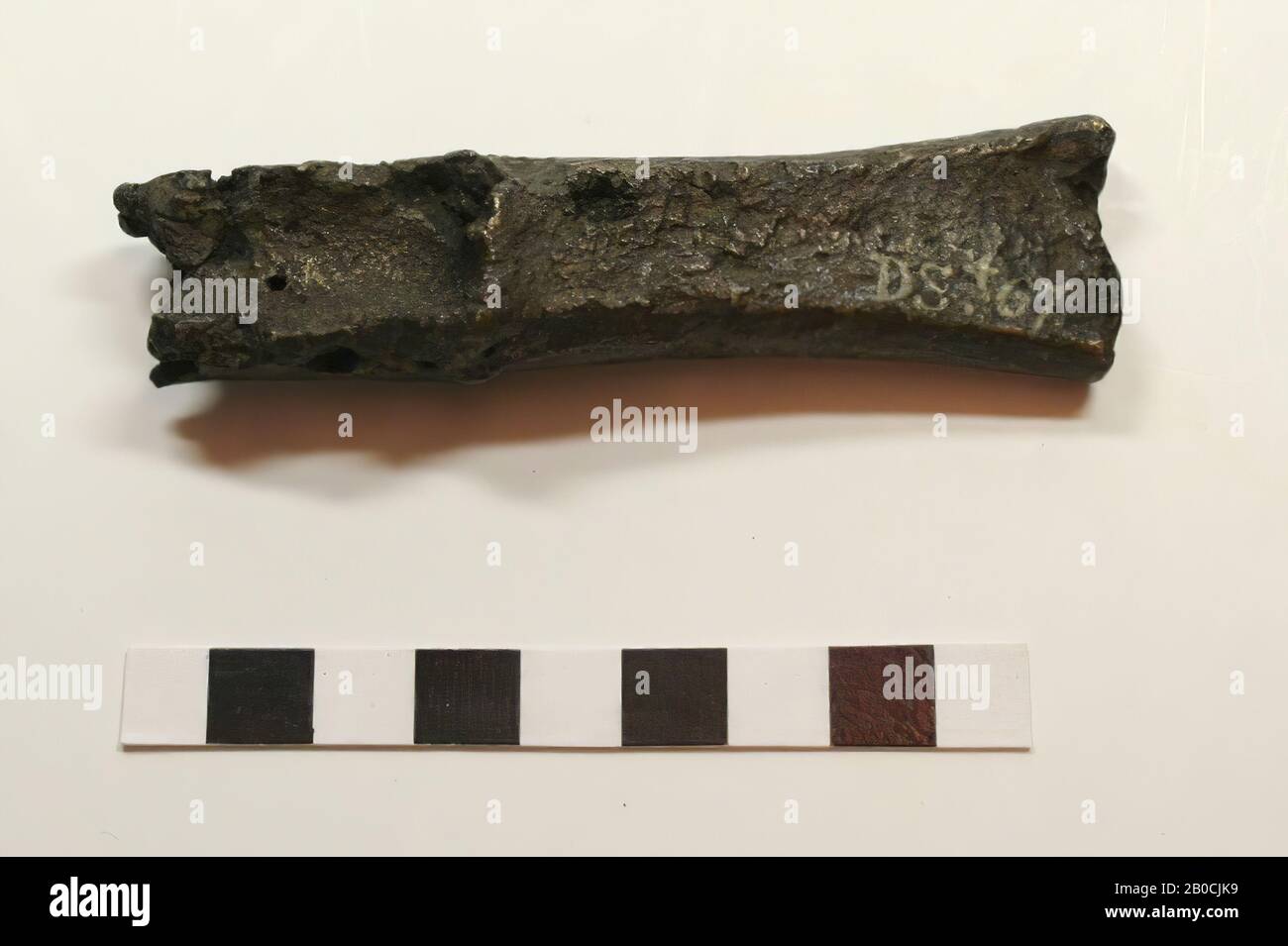 Krom flint knife with 1 saw-shaped side (with teeth)., Knife, stone, flint, 1 x 3.7 x 15 cm, prehistoric, Denmark, unknown, unknown, unknown Stock Photo