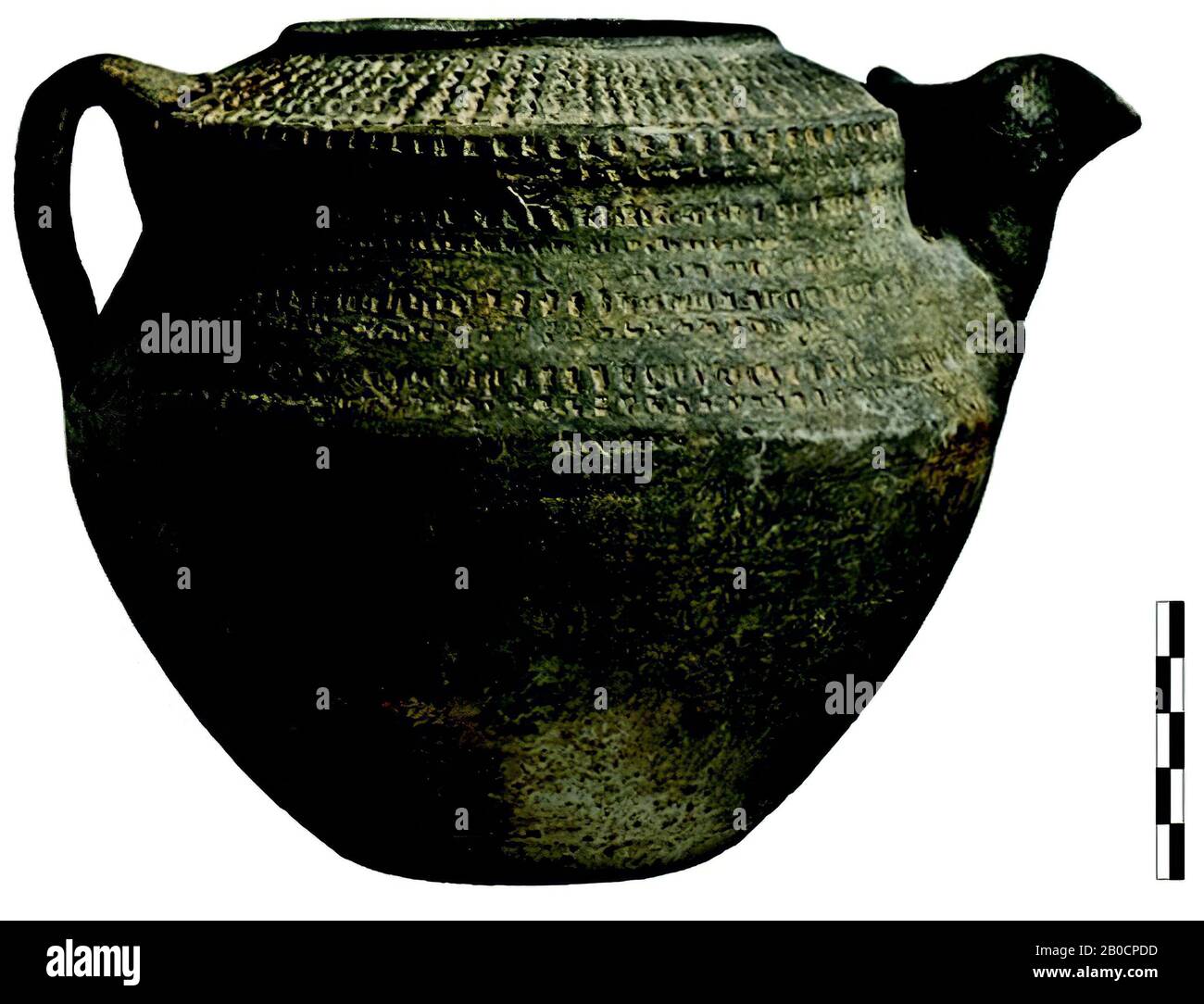 Reduced true biconical jug or which the opening is partly covered by an inward turned rim that is decorated with stamped in undulating lines. The shoulder of the pot is decorated with small rectangular roulette stamps, spout, pottery, H. 15.2 cm, vmeb 600-650, Netherlands, North Brabant, Bergeijk, Bergeijk, Fazantlaan Stock Photo