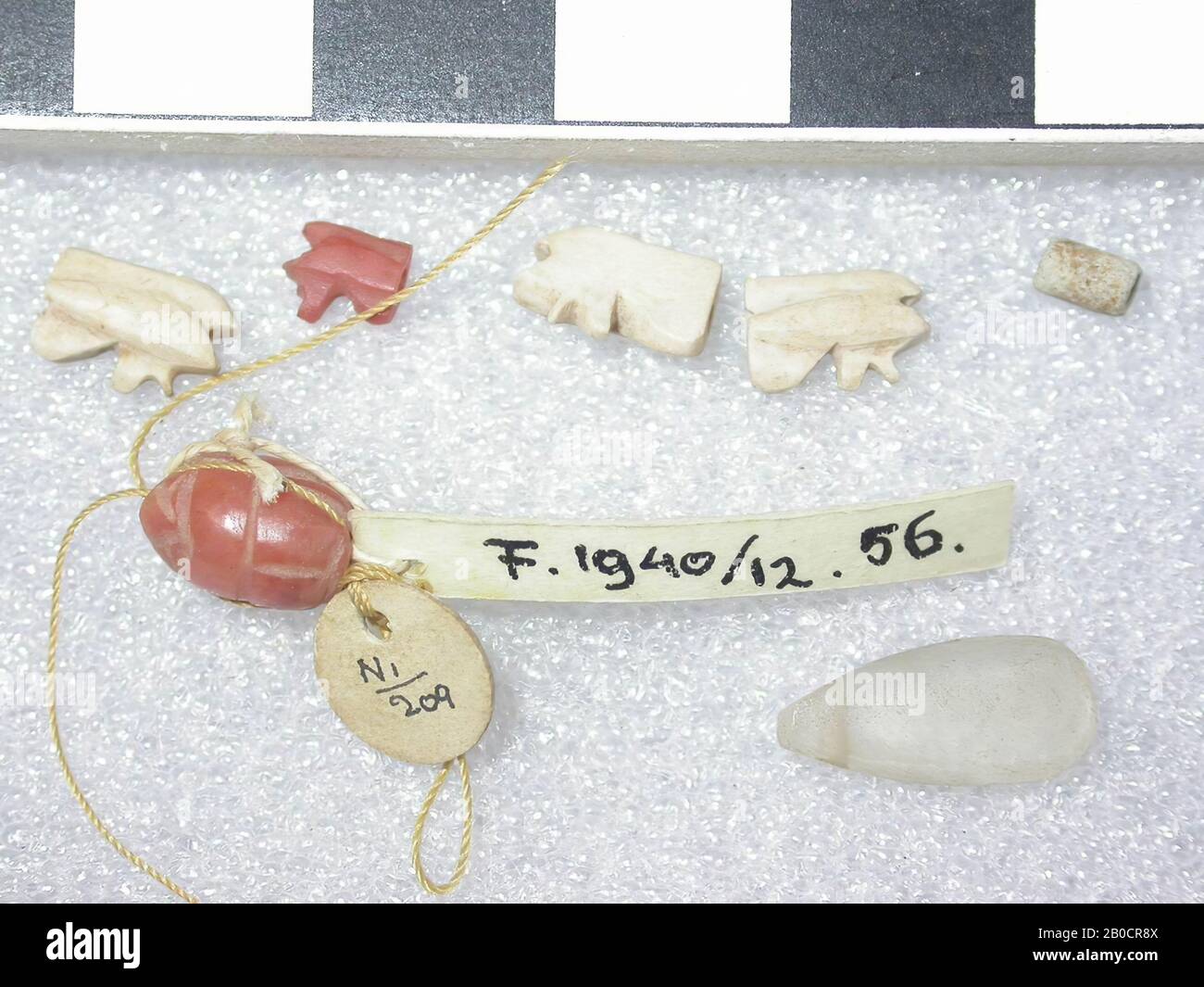necklace, wedjatoog, beetle, bead, teardrop-shaped, necklace, faience, rock crystal, cornealine, length: 5 cm, Egypt Stock Photo