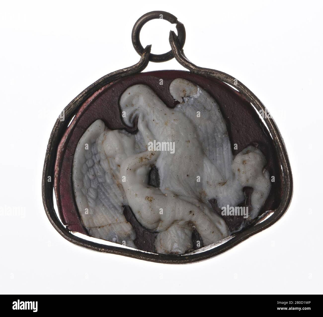 Vz: Jupiter in the shape of an eagle with spread wings to the left, woman (Hebe) sitting on his lap to the right, with her right hand she strokes the bird over his beak, cameo, glass paste, imitation onyx, 2 layers, Color: white Stock Photo