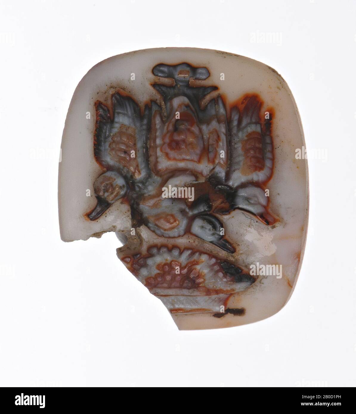 Vz: three birds above bowl with fruit, cameo, agate, Color: red and white spotted on white background, Shape: rectangular, standing, Processing:, Method:, 19.5 x 17 mm, D. 5 mm, w. 1.96 gr., 16th century? 1500-1600, Turkey Stock Photo