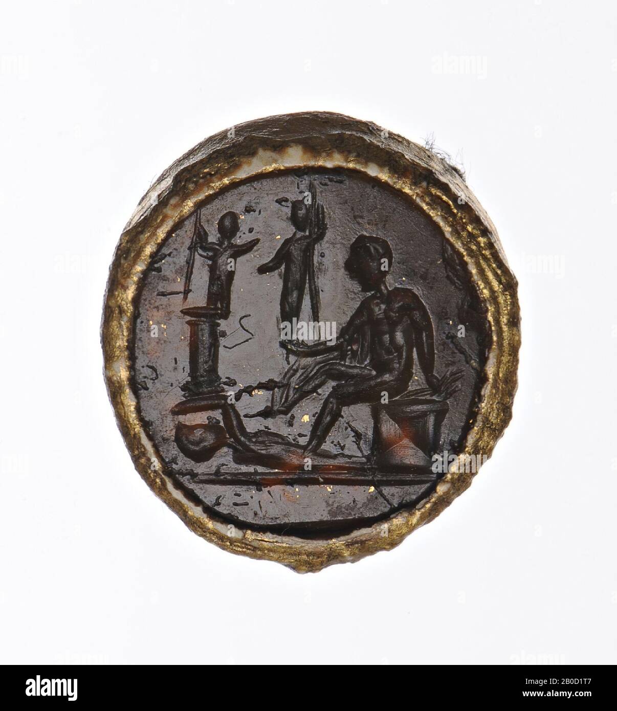 Vz: Diomedes sitting to the left with palladium on hand, he sits opposite  statue on column, ground figure, gem, intaglio, sard, Color: brown, Shape:  round, Processing:, Method: 11 x 11 mm, D.