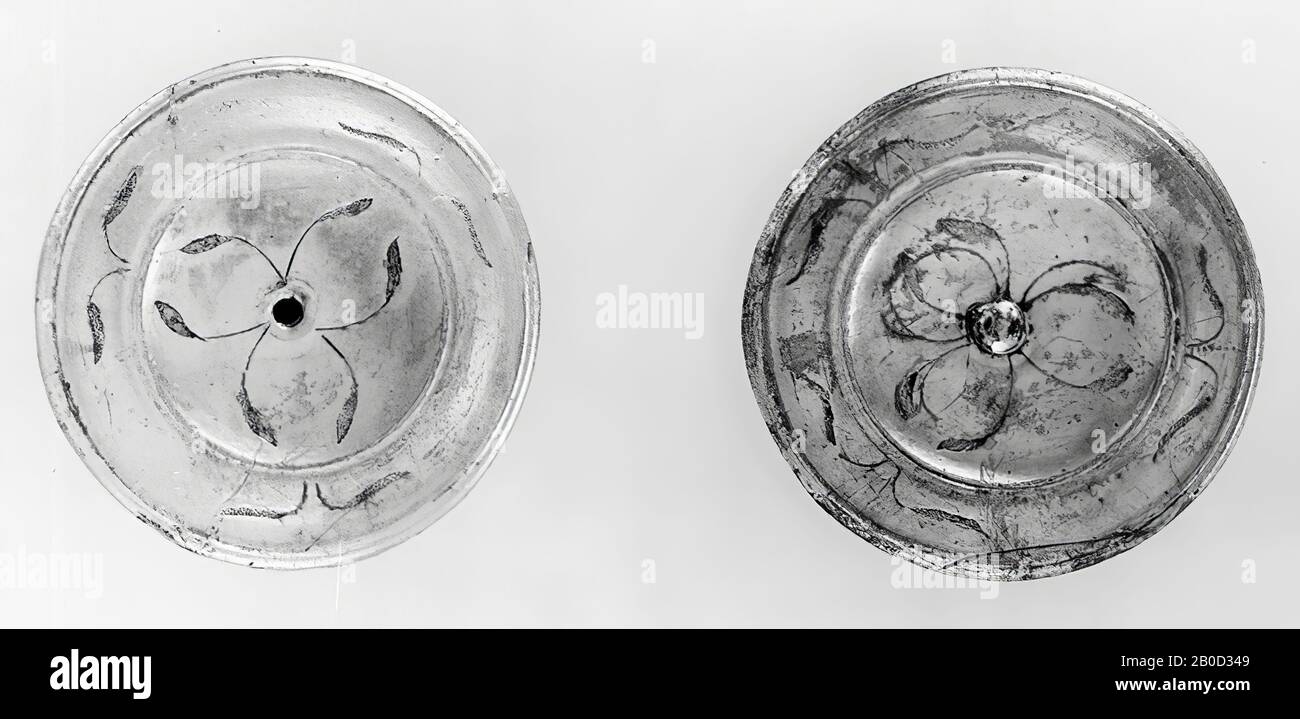 Small Disc Of Silver Plated Bronze Cast In One Piece Front In The Middle A Concave Field Around It An Engraved Groove Then A Border First Convex Than Concave Enclosed By A Quarry Small Disc Of Silver Plated Bronze Cast In One Piece Front In The Middle A Concave Field Around It An Engraved Groove Then A Border First Convex Than Concave Enclosed By A Quarry