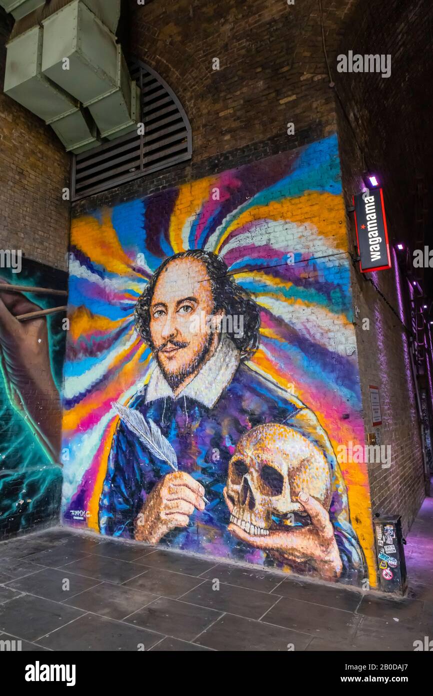 Mural of William Shakespeare in a Hamlet pose painted on a wall by Wagamama on Queen's Walk on the South Bank of the Embankment, London SE1 Stock Photo