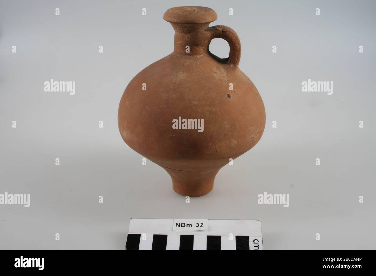 jug, earthenware, h: 16 cm, diam: 12.5 cm, roman Stock Photo