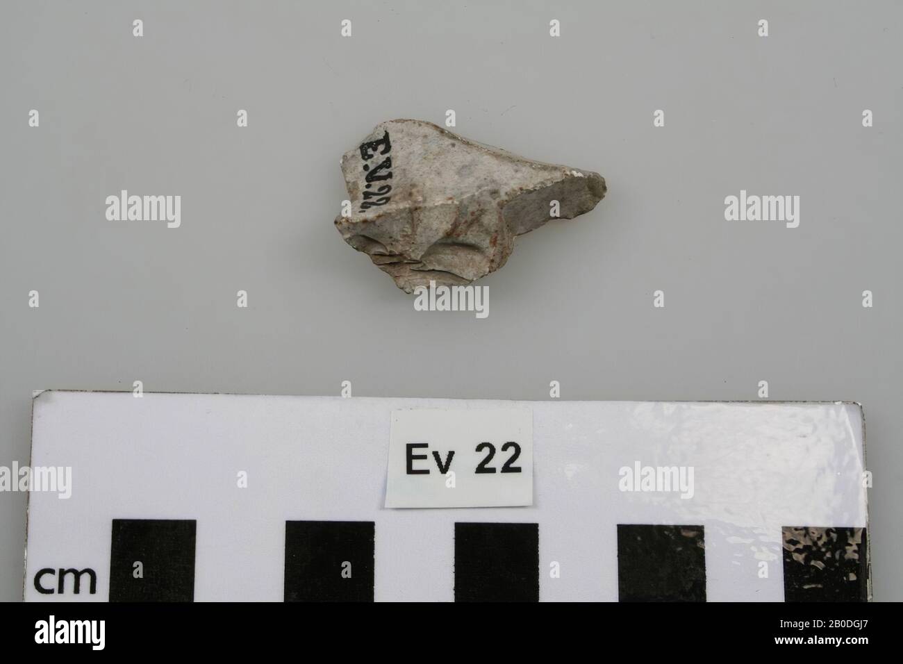 Flint arrowhead, white calcined., Arrowhead, stone, flint, 1,2 x 2,5 x ...