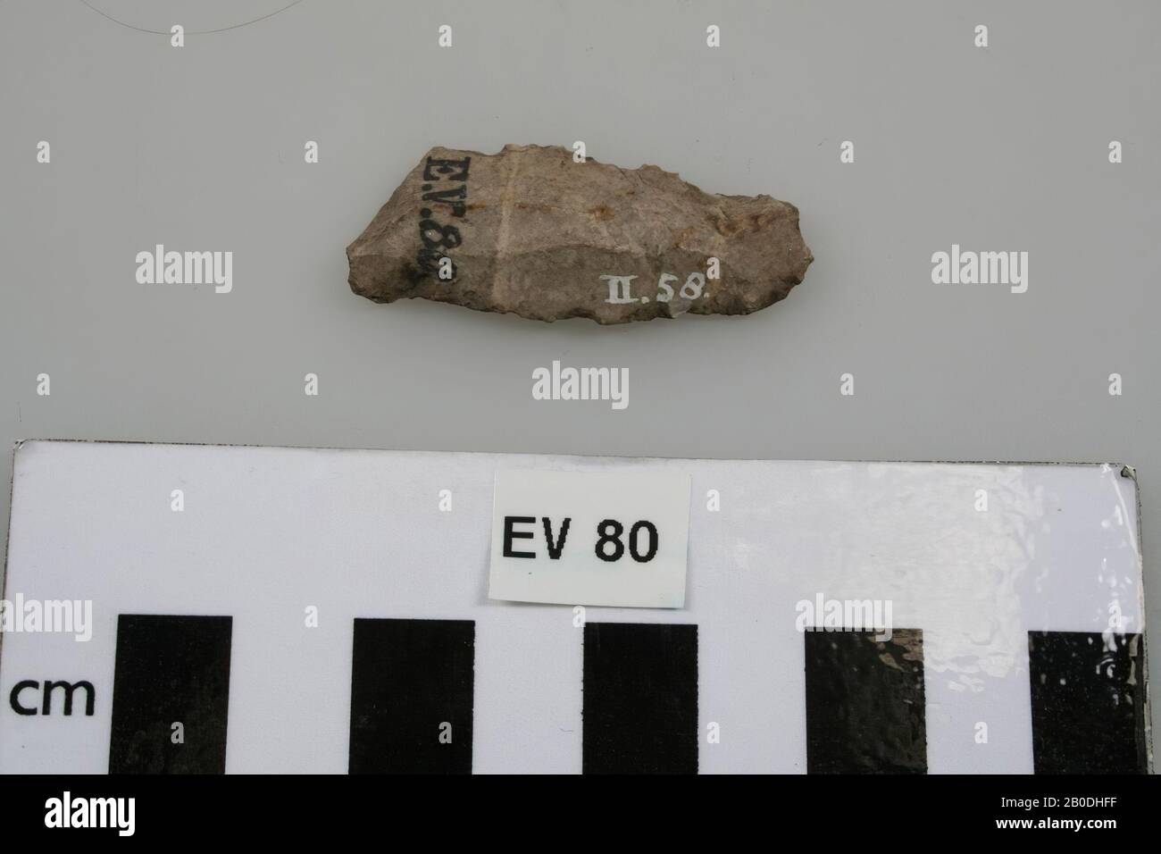 Flint splint, three-sided., Splinter, stone, flint, 0,7 x 1,8 x 4,3 cm ...