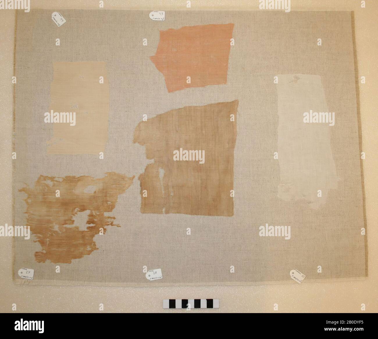 Egypt, cover, fabric, linen, 21 x 9.5 cm, Middle Kingdom, 12th Dynasty