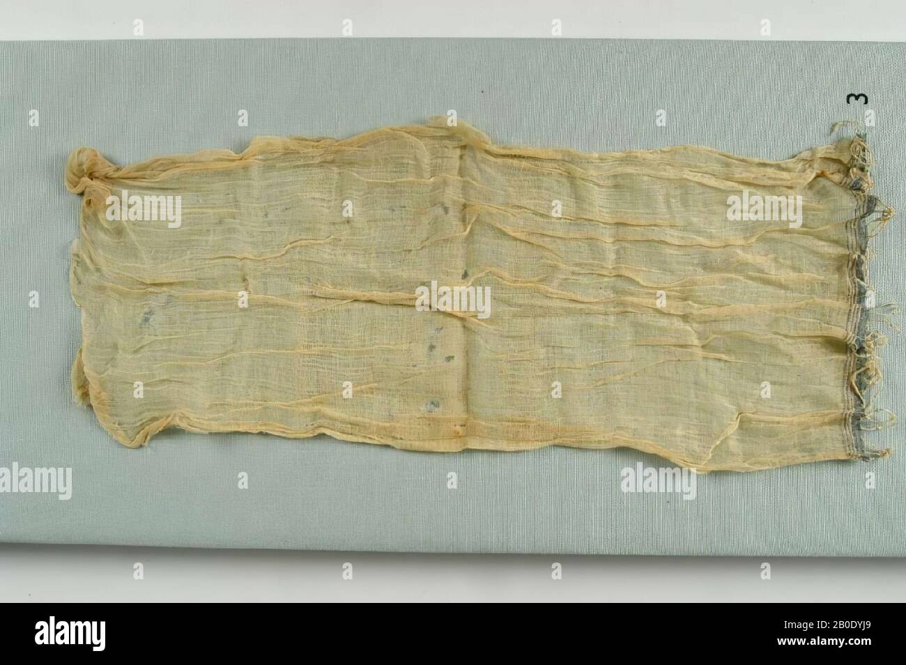 Egypt, cover, fabric, linen, 16 x 34 cm, New Empire, 18th22nd Dynasty