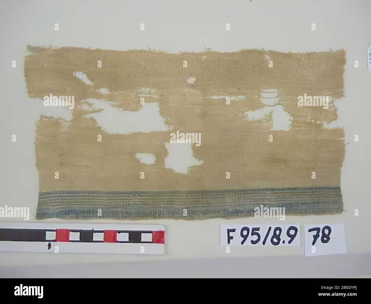 Egypt, cover, fabric, linen, 15 x 27.5 cm, Third Intermediate Period