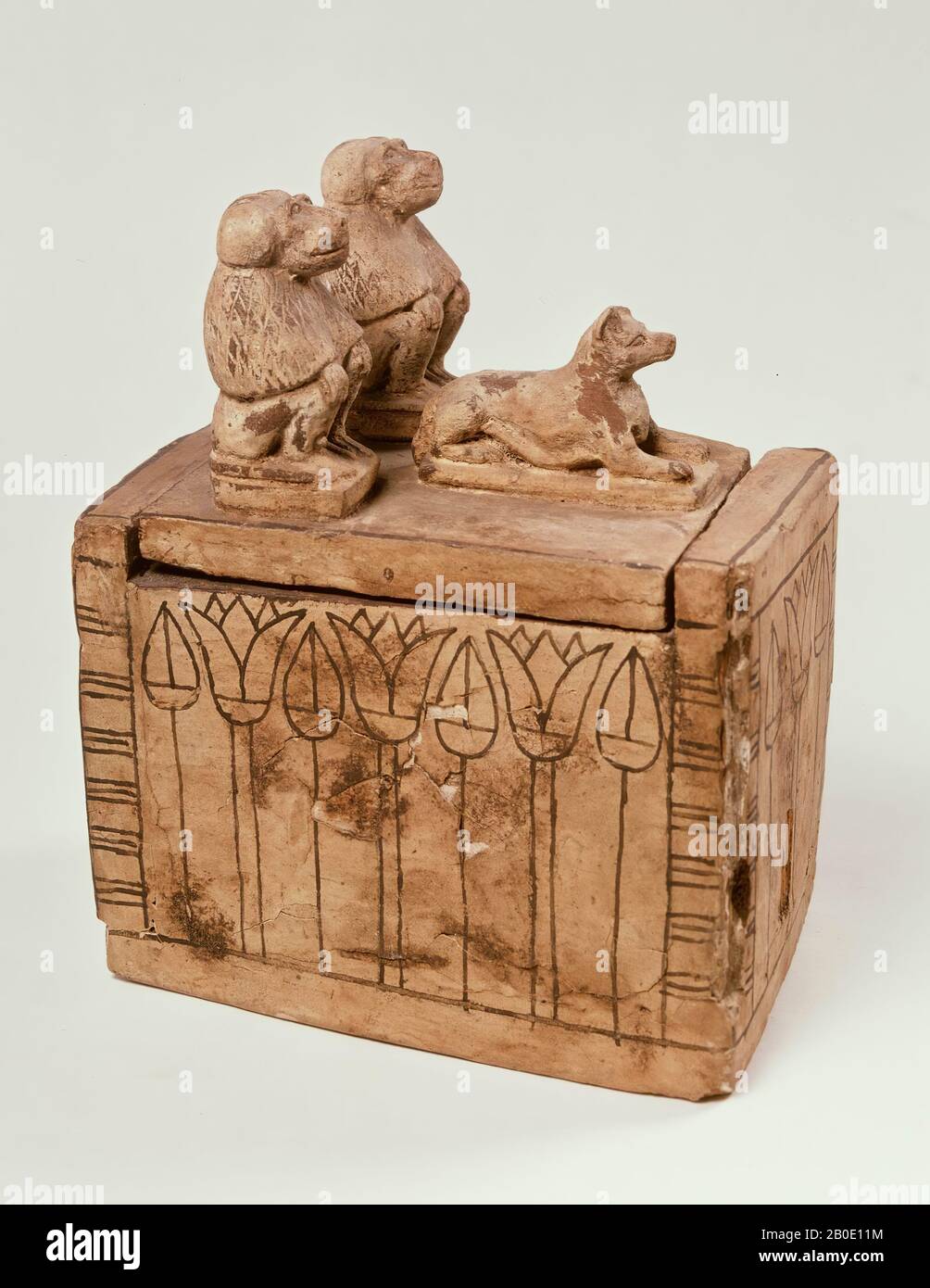 Egypt, decorative box, wood, stucco, 14 x 7.5 x 11.5 cm, New Empire