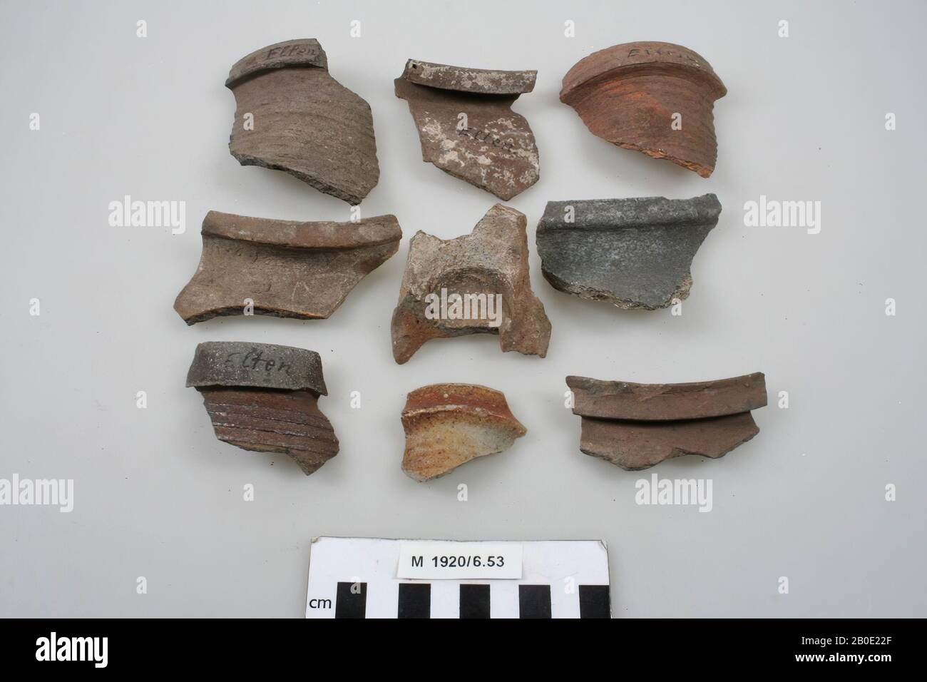 16 shards: 15 shards and 1 shard, shards, earthenware, 8 x 7,3 x 2,5 cm (largest shard), medieval, Germany, unknown, unknown, Hochelten Stock Photo
