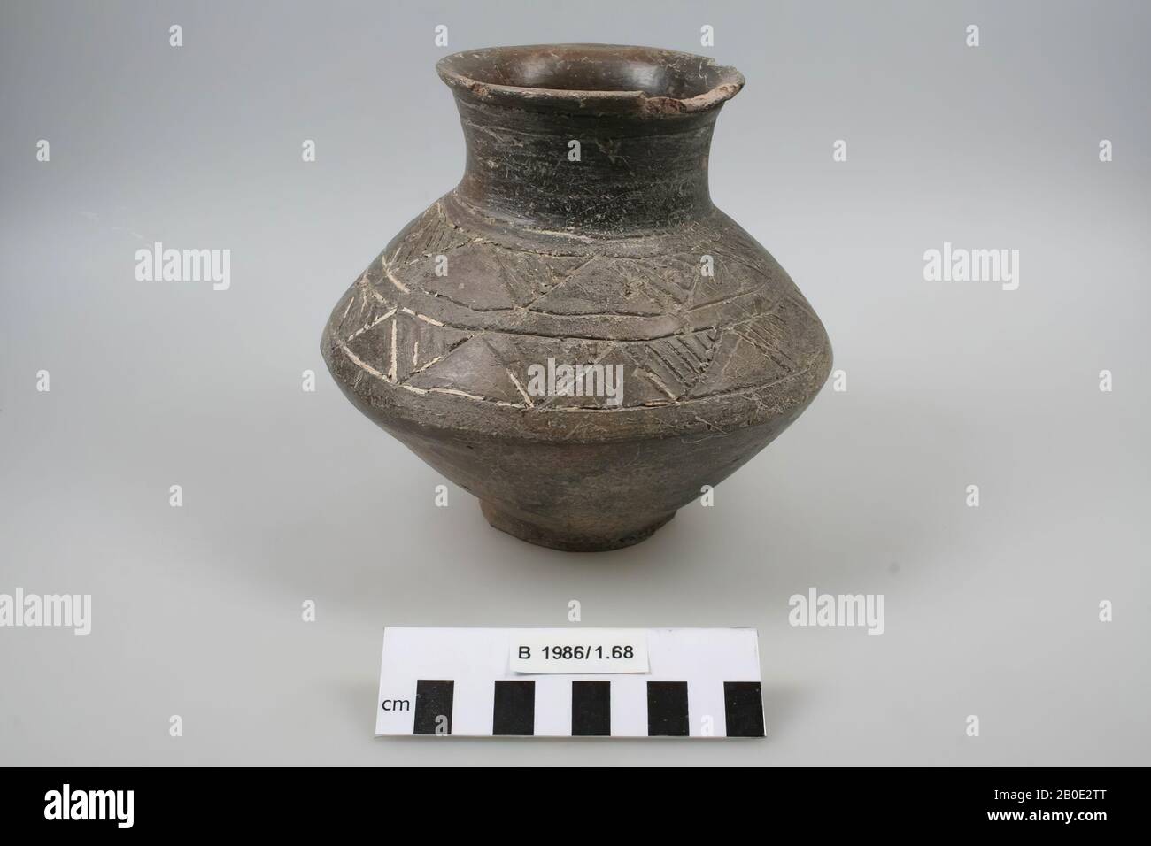 Ancient Near East, crockery, earthenware, H 15.3 cm, D 16.6 cm, D border 7.4 cm, Location, Iran Stock Photo