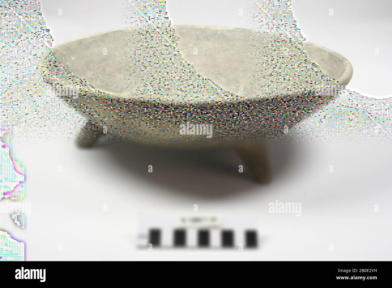 Bowl of pottery with 3 legs, crockery, earthenware, H 11 cm, D 34 cm, Weight 6 kg, Iran Stock Photo