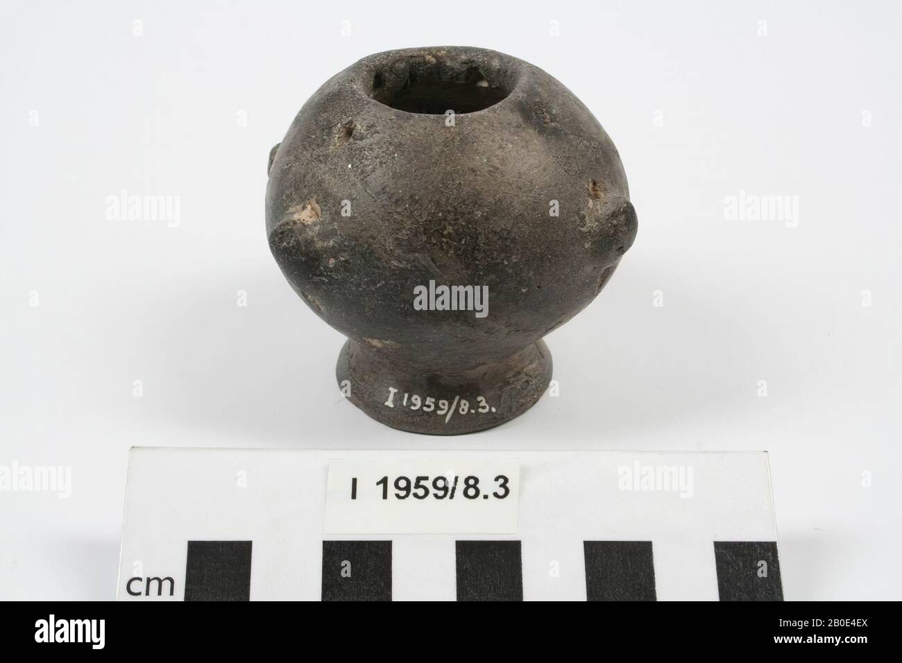 Matching lid hi-res stock photography and images - Alamy