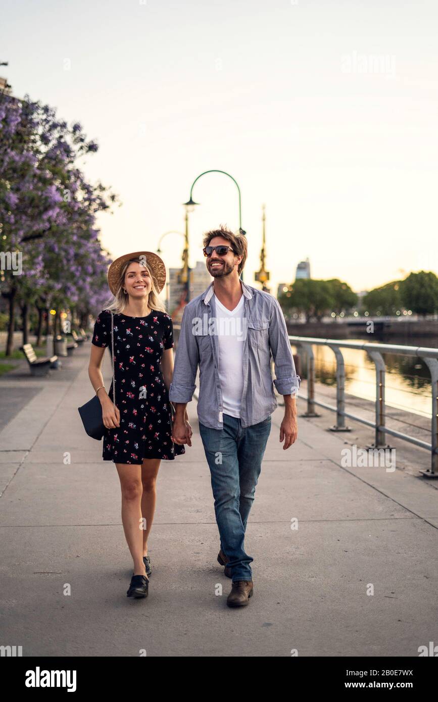 Woman man looking street walking hi-res stock photography and images ...