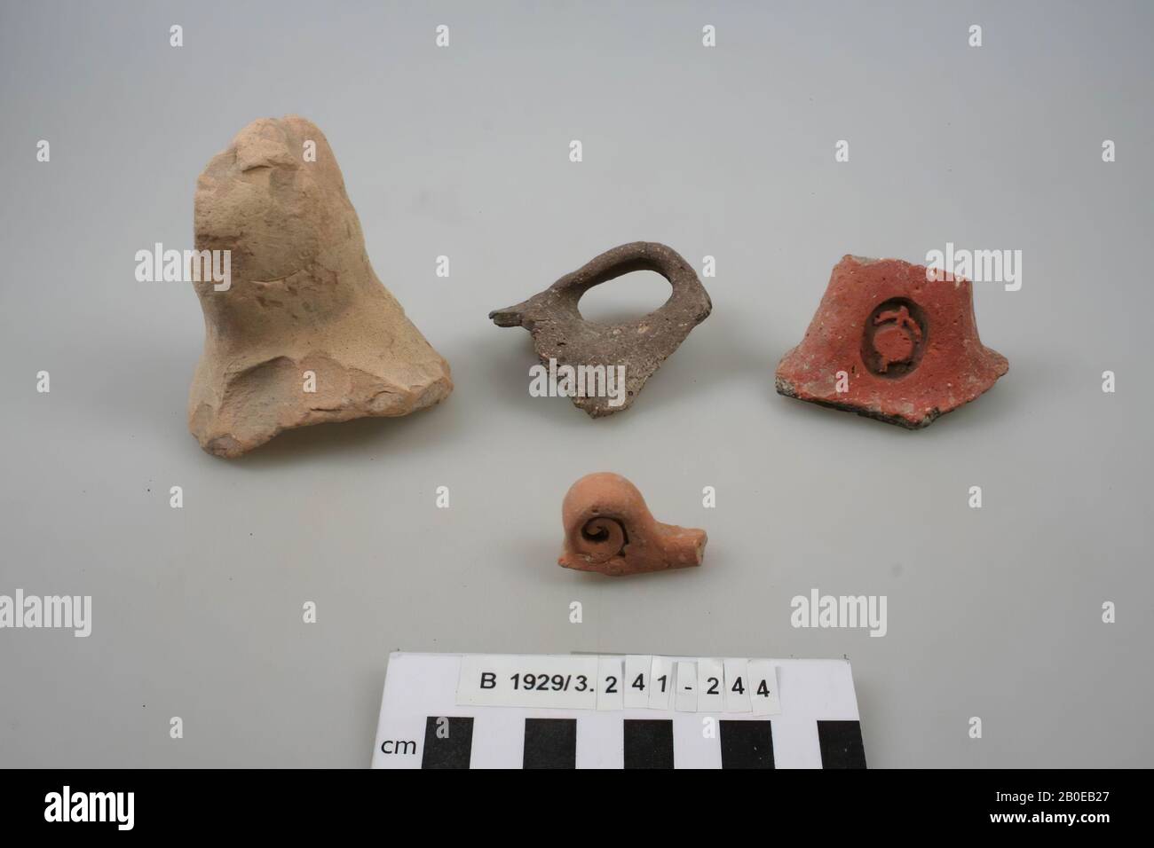 shard, handle, pottery, br: 6,7 cm, h: 4 cm, Israel Stock Photo