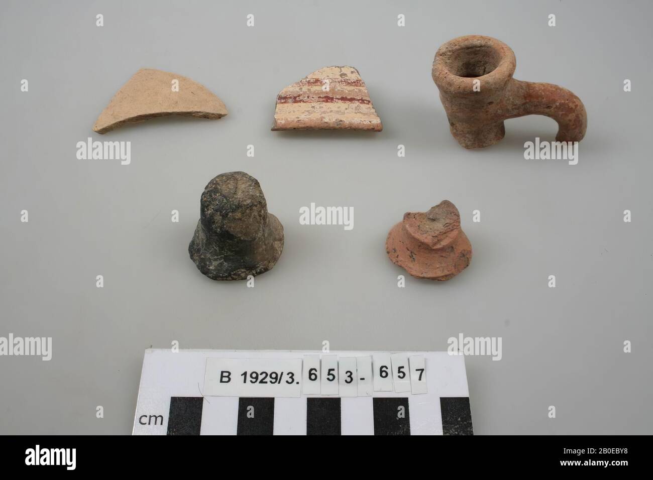 shard, earthenware, h: 1.9 cm, diam: 3 cm, Israel Stock Photo