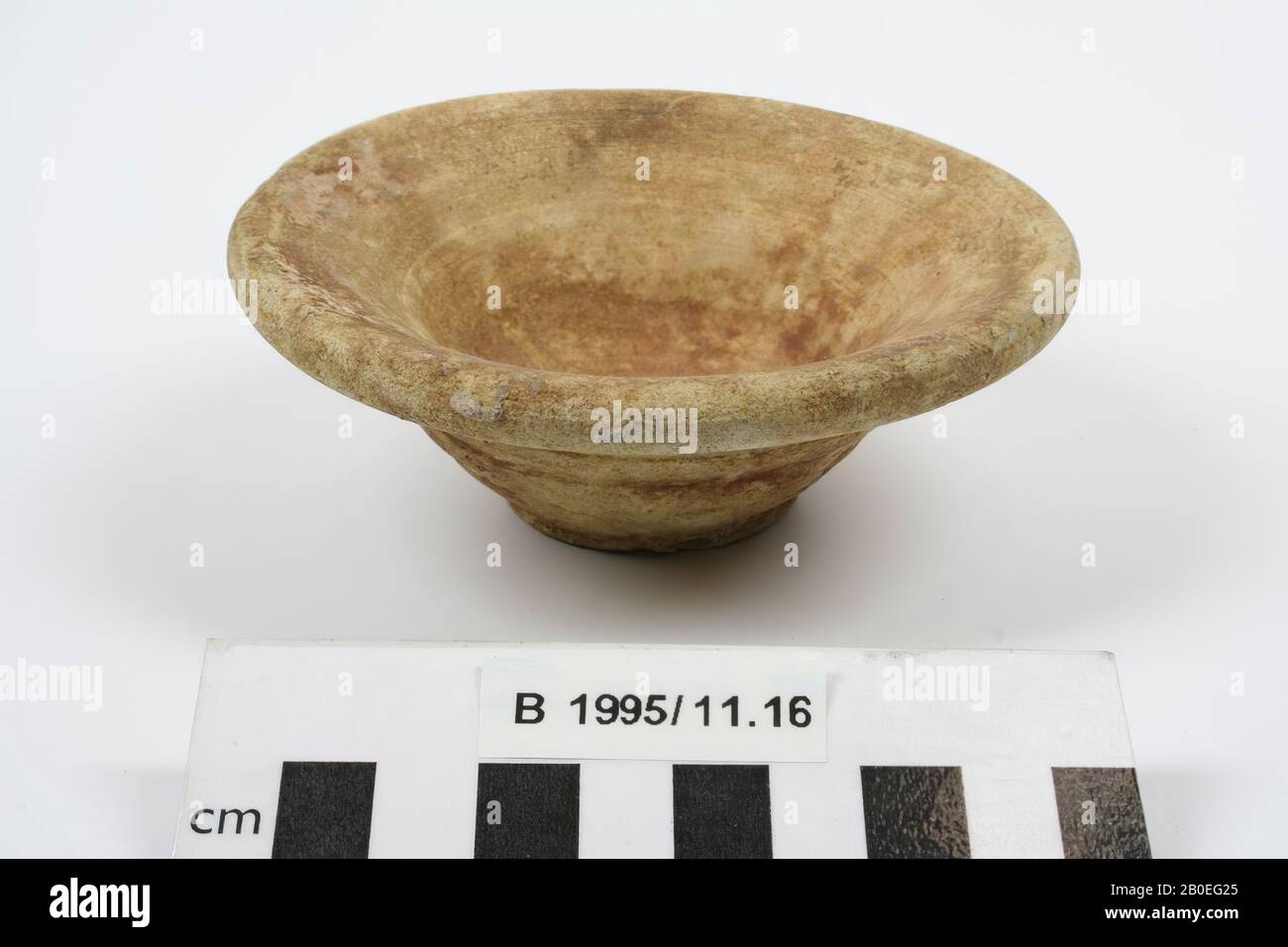 bowl, earthenware, h: 5 cm, diam: 11.7 cm, Iraq Stock Photo