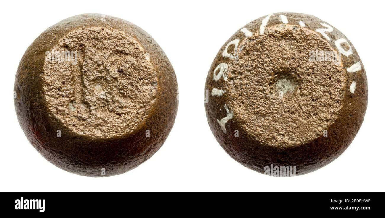 weight, bronze, Diam. 1.45 cm, H. 1.05 cm, wt. 13.07g, Byzantine, Turkey Stock Photo