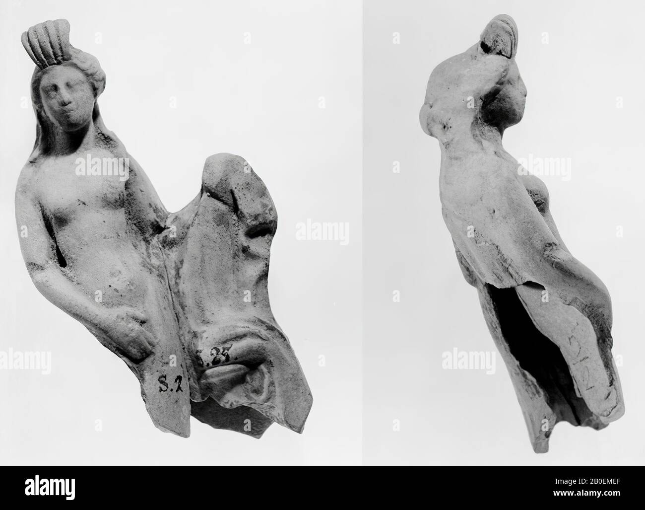 From Smyrna. Hellenistic terrracotta figurine fragment of a Hermaphrodite? Part of the drapery covers the right upper leg. The body has long limbs. The head, the arms and the lower legs are missing., Figurine, fragment, head, pottery, terracotta, 5.2 cm, hellenistic -325 Stock Photo