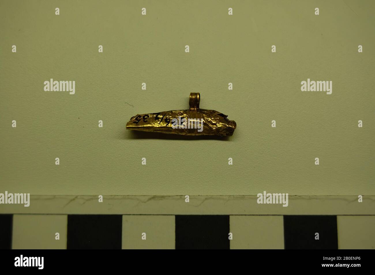 tubular pendant, pendant, tube, gold, 0.8 x 2 cm, 100 Stock Photo