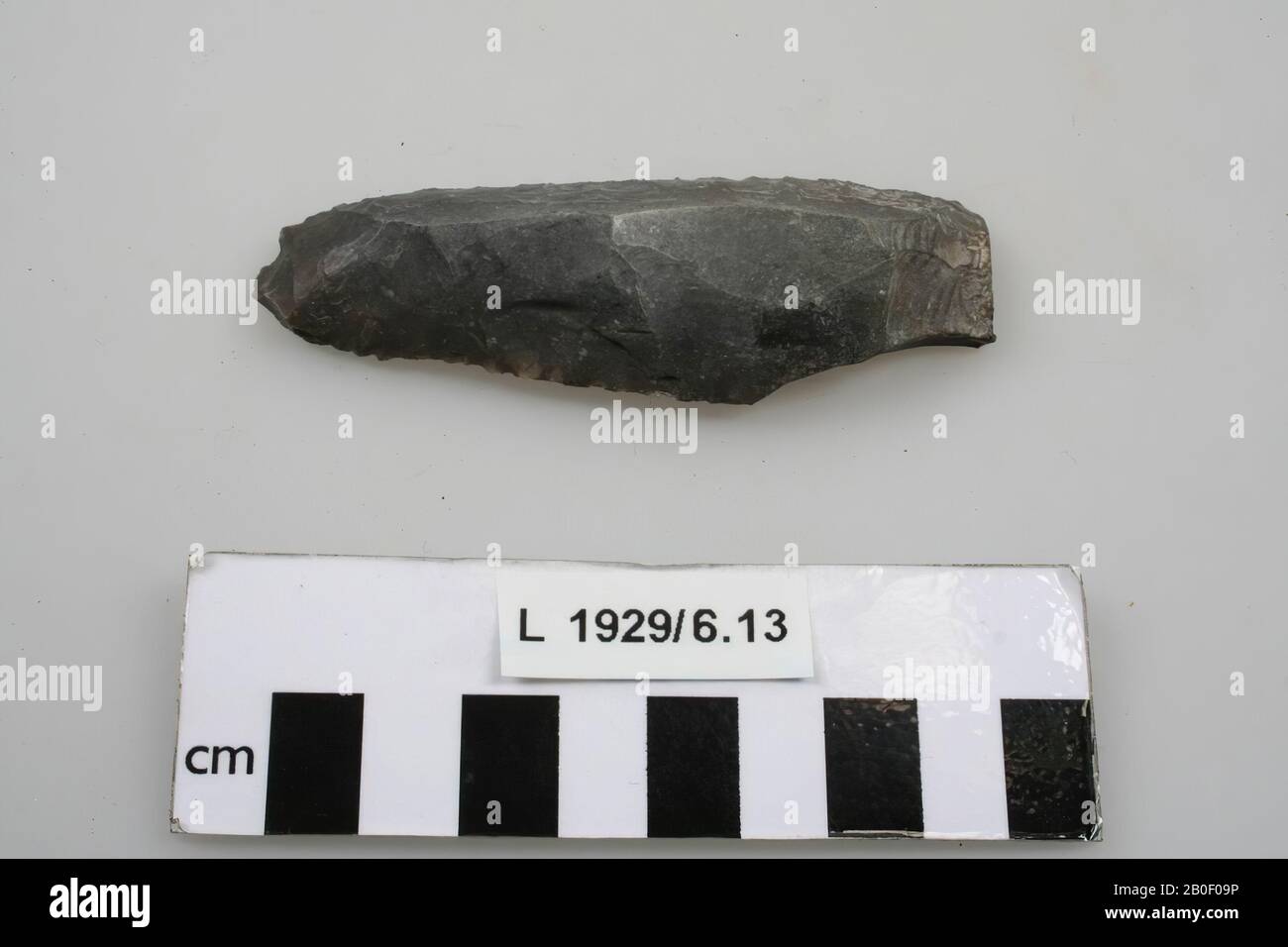 Dark gray flint knife, knife, stone, flint, 9.1 x 3.1 x 1.5 cm, Switzerland, unknown, unknown, lac Neuchatel Stock Photo