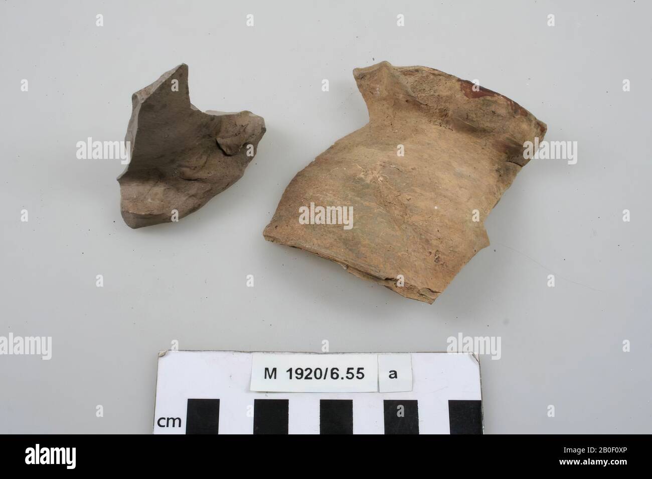2 fringes, shards, earthenware, 8 x 7 x 2,5 cm (largest shard), medieval, Germany, unknown, unknown, Hochelten Stock Photo