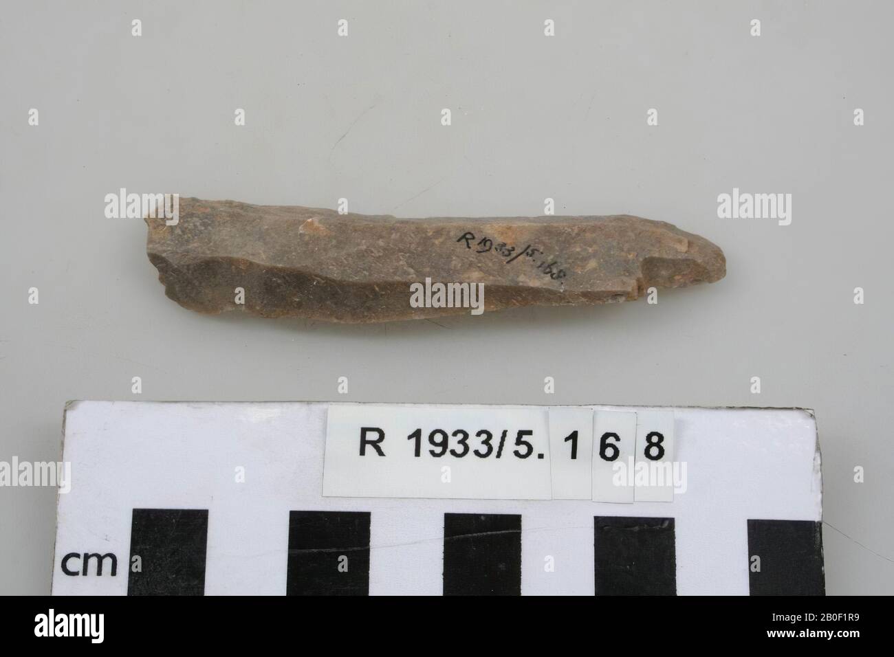 Flint knife, knife, stone, flint, 1 x 8.3 x 2 cm, prehistory, France