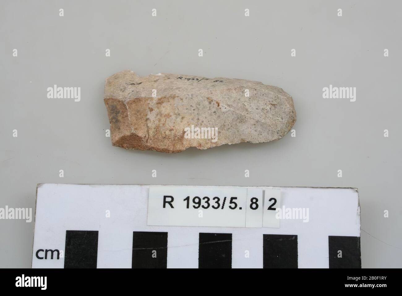 Flint scraper, scraper, stone, flint, 1 x 6,5 x 3,1 cm, prehistory, France, unknown, unknown, les Eyzies Abri Pataud Stock Photo