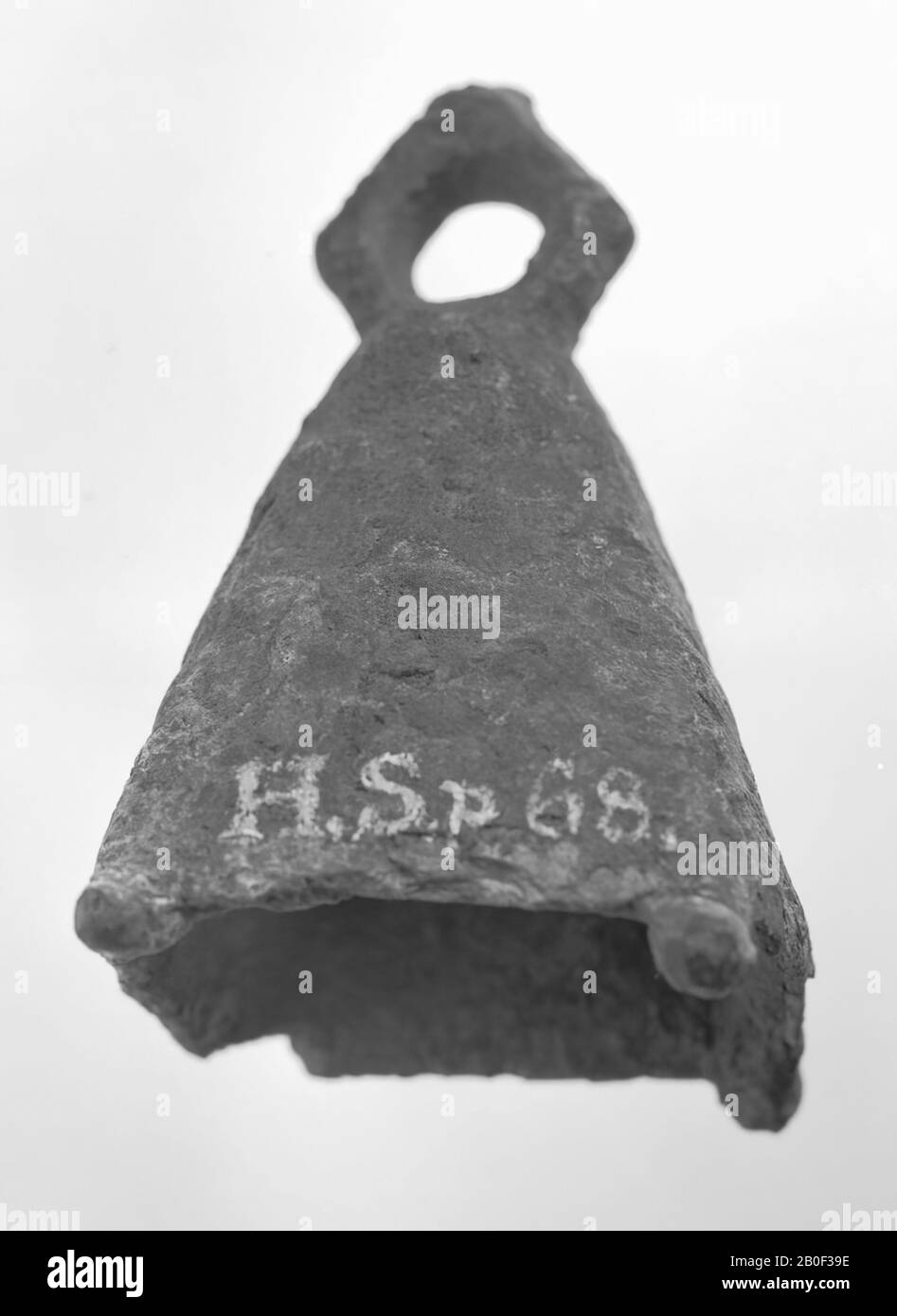 Bronze bell, pyramid shaped., Bell, metal, bronze, 5.8 x 3 cm, roman 1-300, Netherlands, Limburg, Mook and Med, Mook, right bank Stock Photo