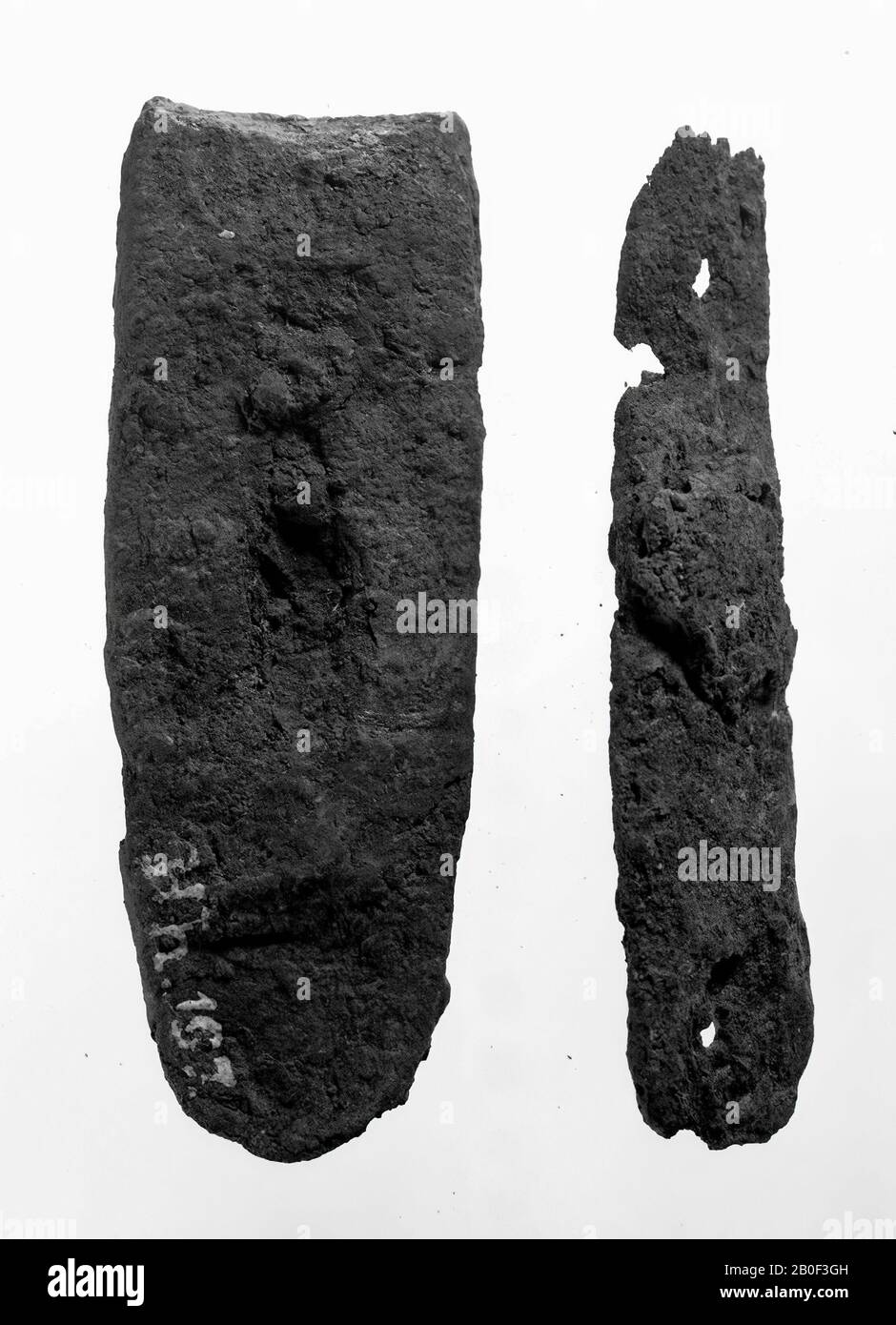 Piece of flat iron with a piece of pen., Fragment, metal, iron, length: 8 cm, roman 1-200, Netherlands, Limburg, Maastricht, Heer, Backerbosch Stock Photo
