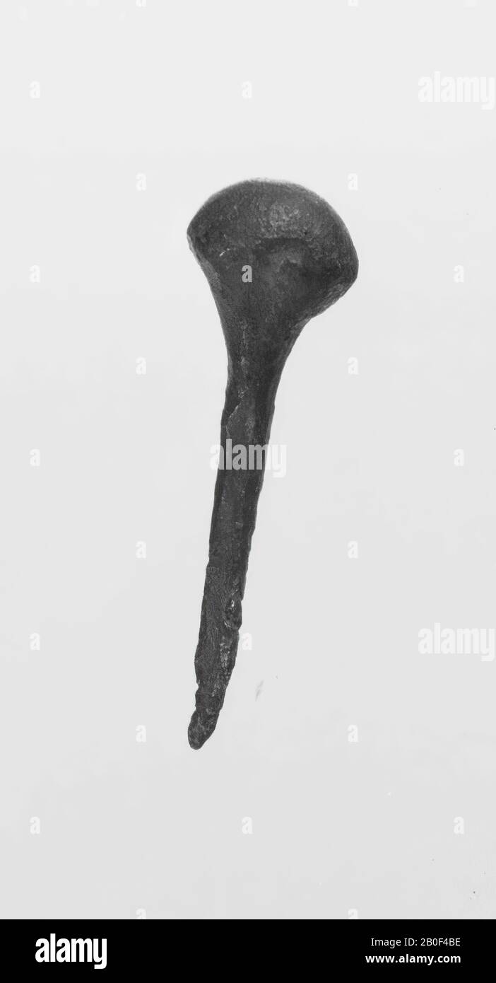 Bronze tack. Krom., Needle, metal, bronze, length: 1,8 cm, roman 1-300, Netherlands, North Brabant, Oss, Lith, Maas Stock Photo