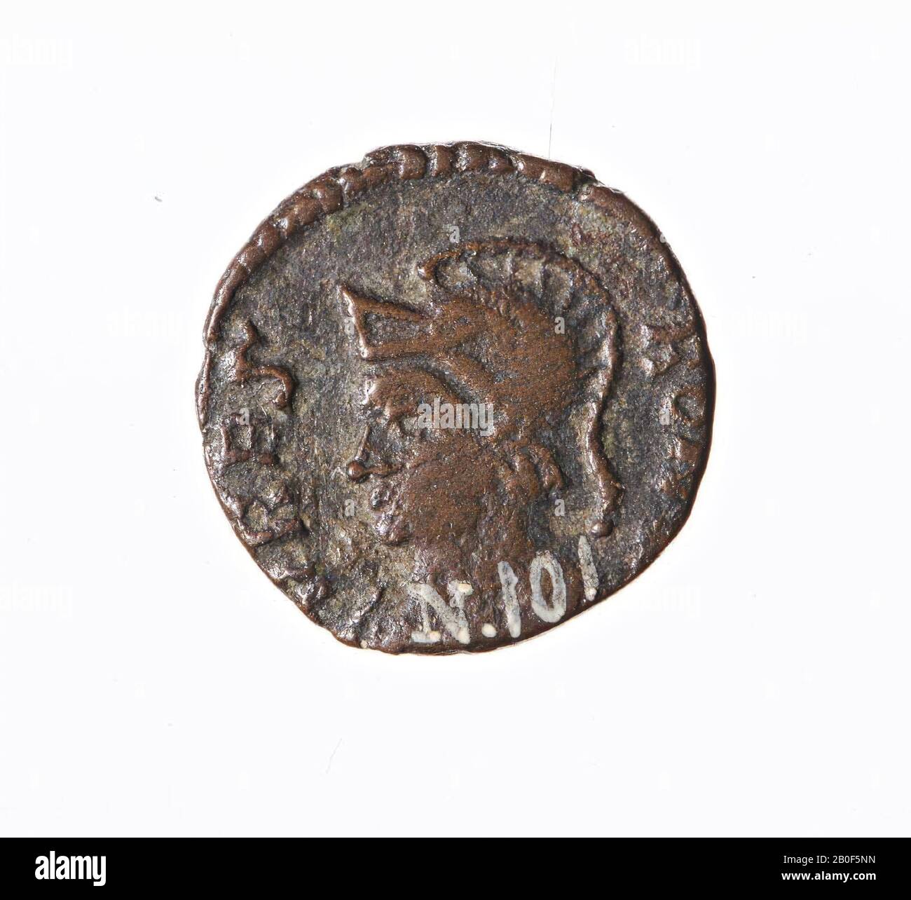 Pur: mature Roma, VRBS - ROMA, Kz: she-wolf and twins Romulus and Remus, mint, follis, Constantinus I and sons Stock Photo