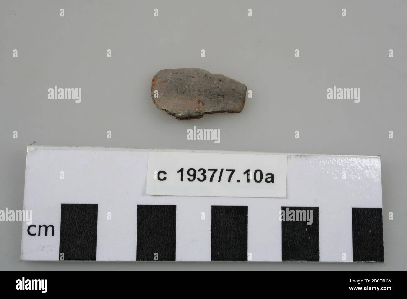 Shard, shard, earthenware, 2.8 x 1.7 cm, prehistory -800 Stock Photo