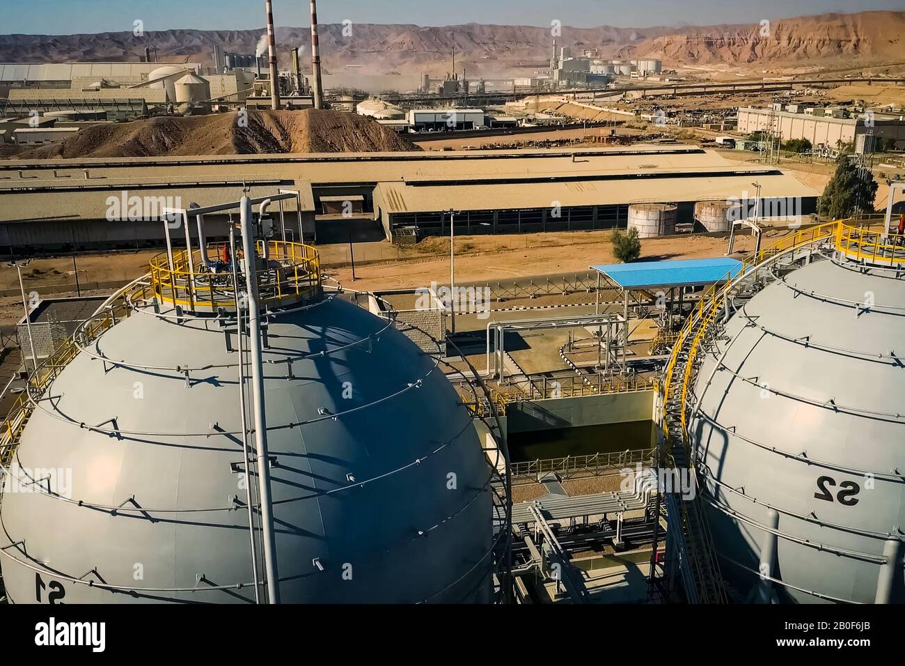 Transshipment facilities hires stock photography and images Alamy