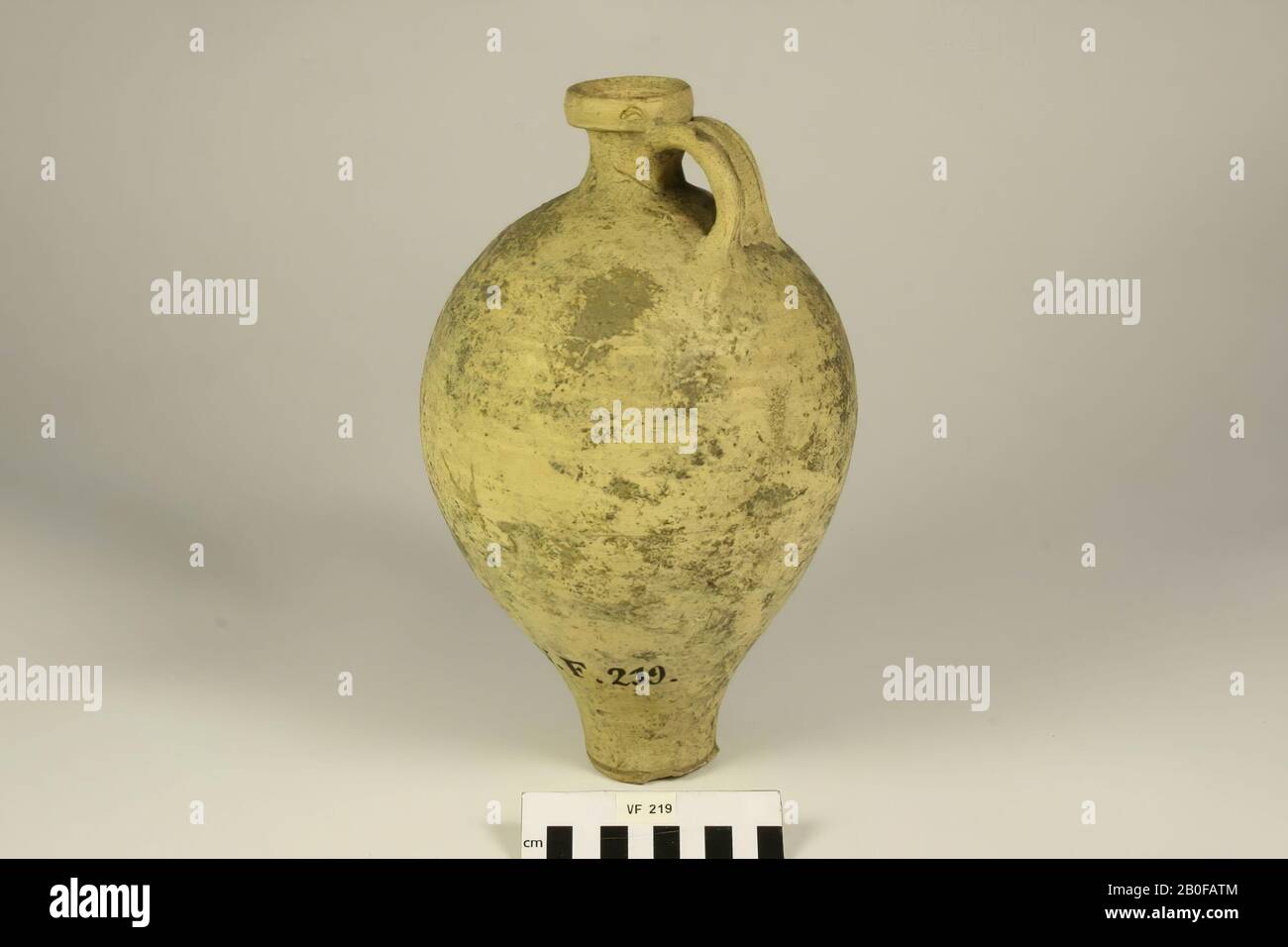 Roman Pipe Shaped Jar Of Pear Shaped Model With A Band Shaped Ear Divided In Three Messy Finish Burst Under The Ear Jug Pottery H 28 3 Cm Diam 17 Cm Roman Netherlands Utrecht Bunnik Fighting