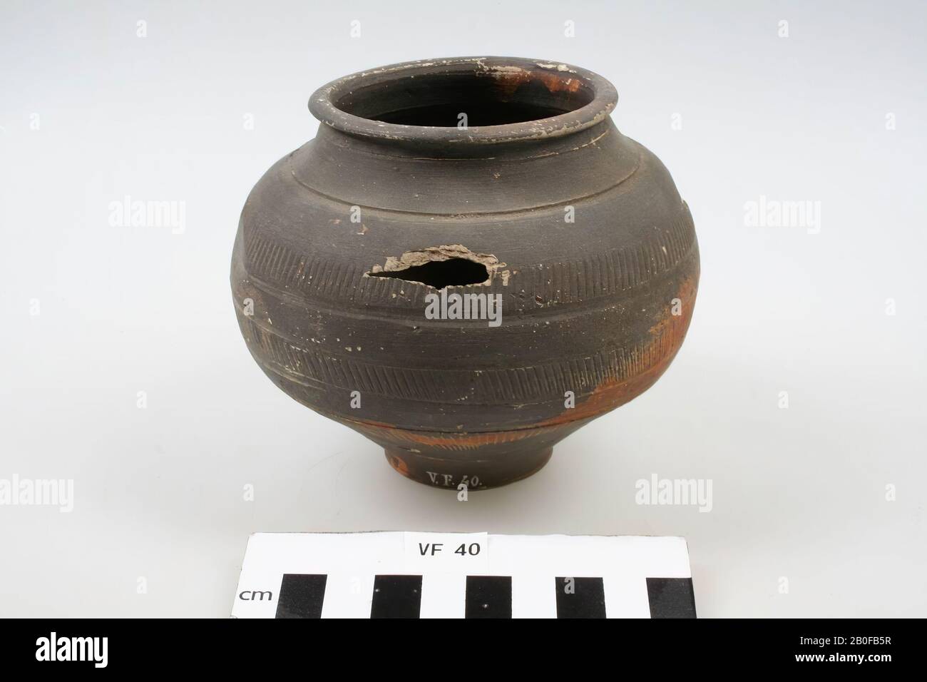The Netherlands Roman period, urn, pottery, h, 9.9 cm, diam, 12 cm, roman Mid 1st century AD, Netherlands, Utrecht, Bunnik, Vechten Stock Photo