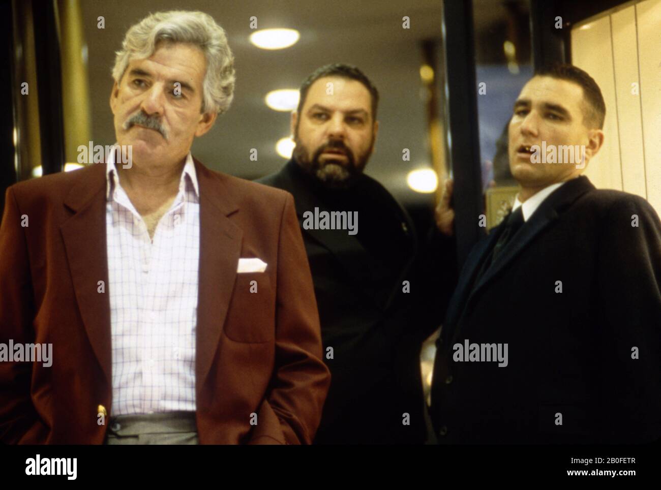 Snatch Year : 2000 UK / USA Director : Guy Ritchie Dennis Farina, Vinnie Jones, Sam Douglas Stock Photo
