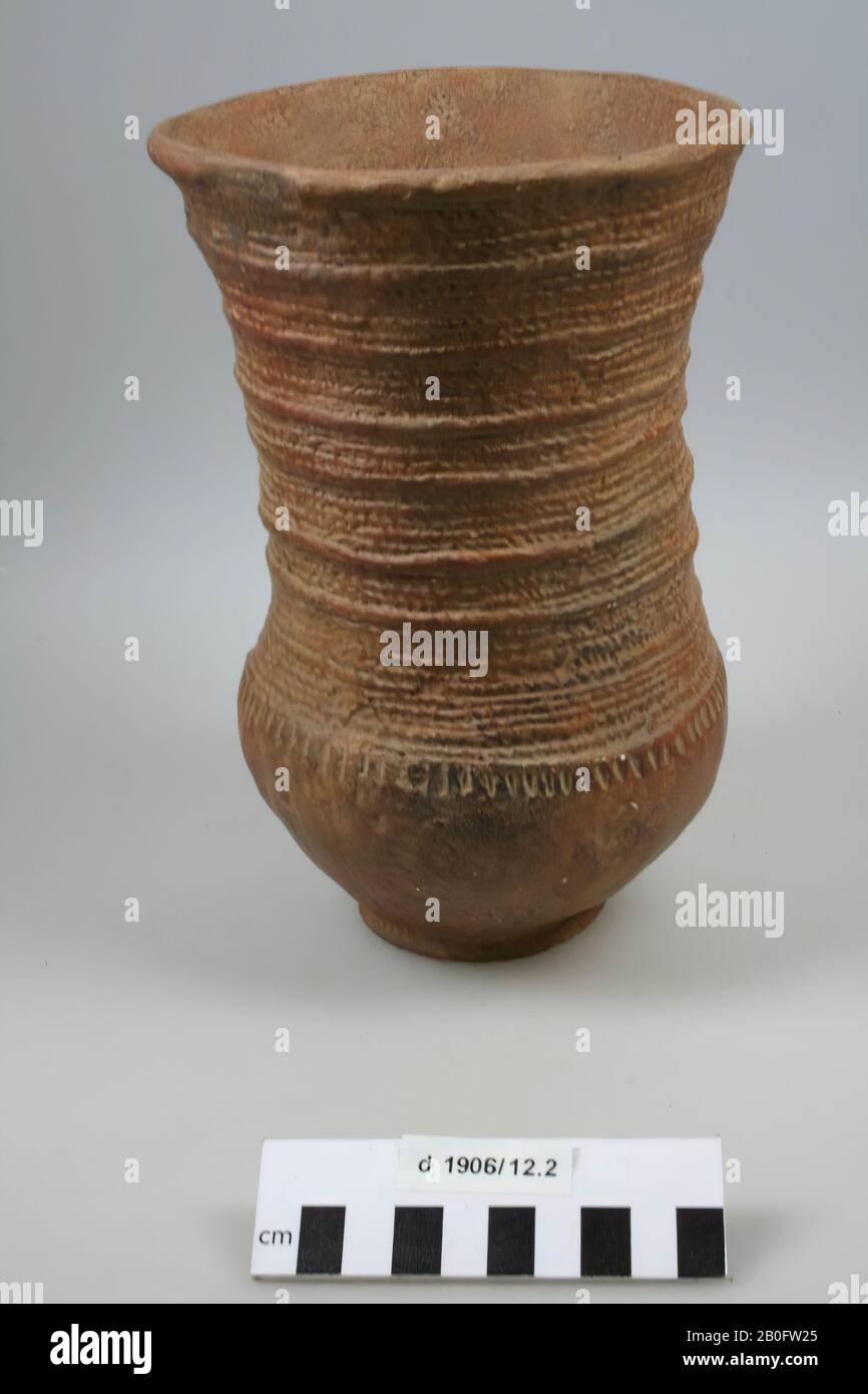 Plaster cast of a stand foot beaker, casting, stand foot beaker, plaster, h: 22.7 cm, diam: 11.8 cm, prehistorie, Netherlands, Overijssel, Almelo, Almelo Stock Photo