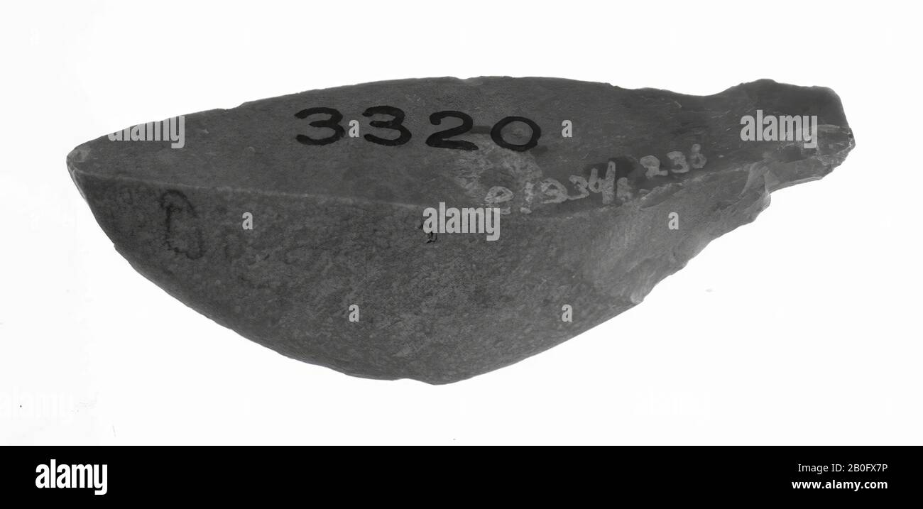 cut of a sharpened ax, ax, stone, flint, length 4.9 cm, prehistoric