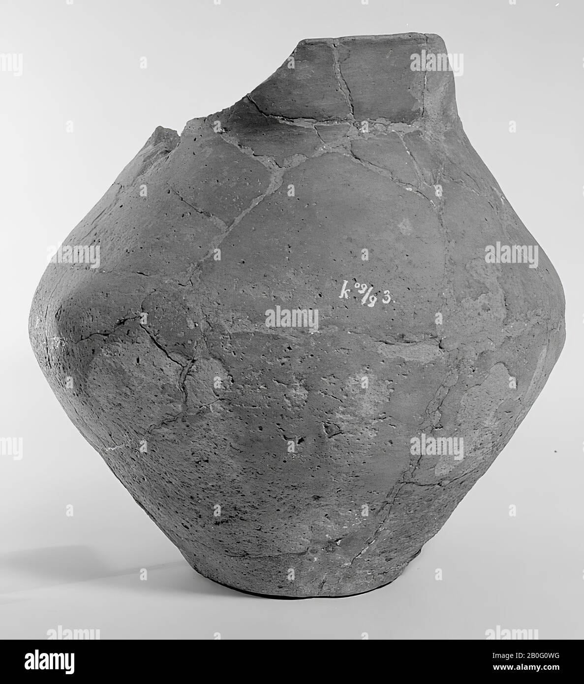 Urn of earthenware with a sharp upper edge and a separate, protruding neck. Found in this jar in 1909 Stock Photo
